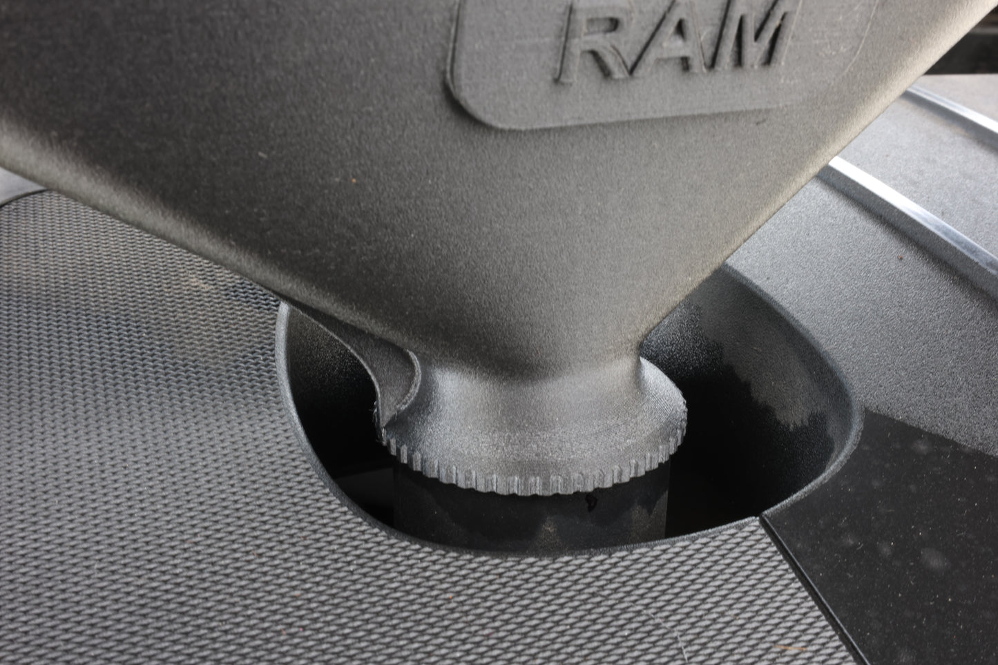 RAM Locking Oil Funnel