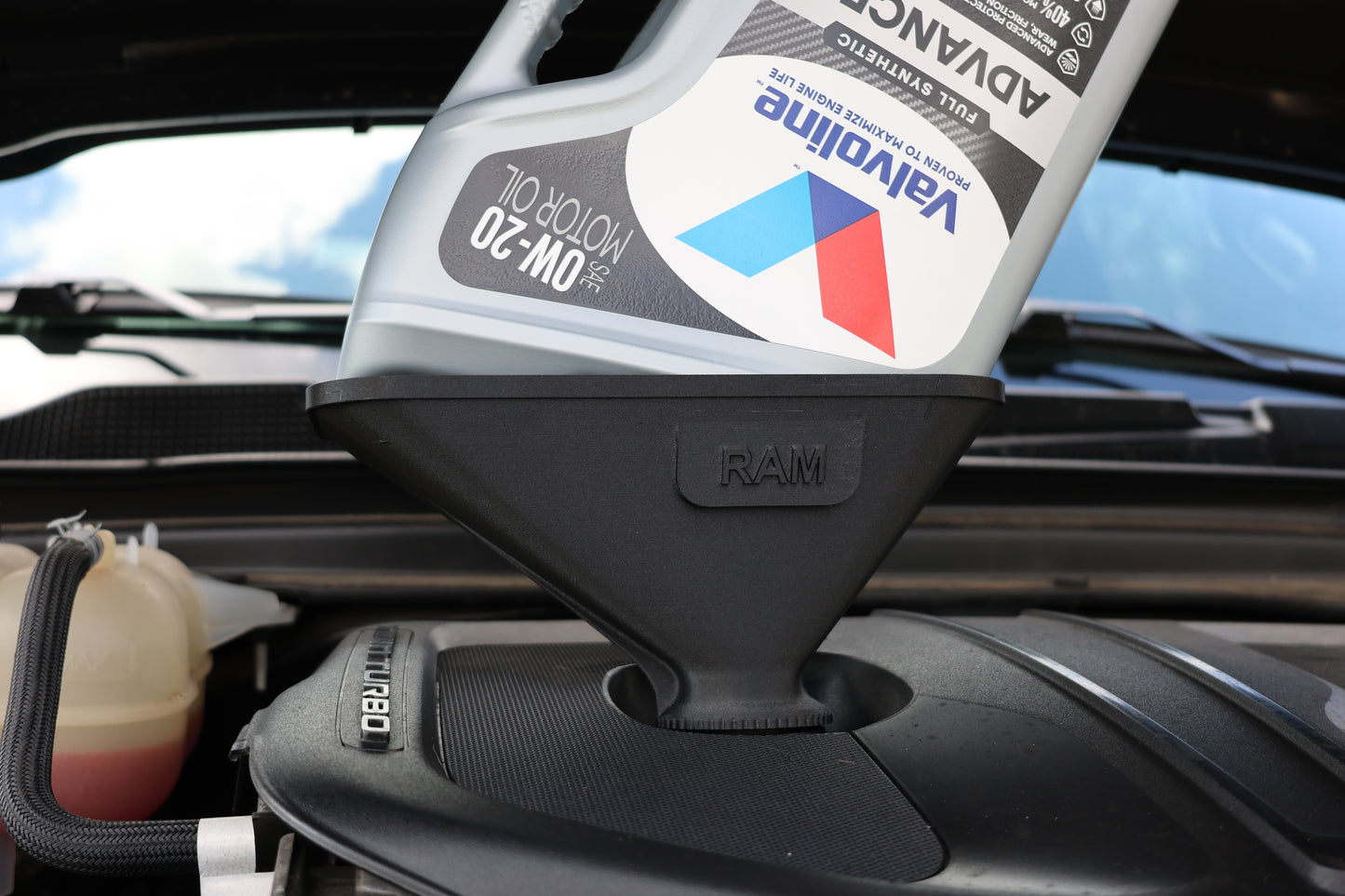 RAM Locking Oil Funnel